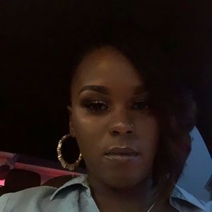 Meet your Posher, Fatima